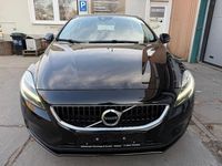 Gebraucht Volvo V40 Momentum 120 PS (88 kW) 2017 Schwarz Limousine