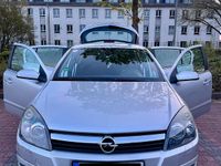 Second-hand Opel Astra 2005 Argintiu Coupe