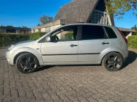 Usata Ford Fiesta 70 CV (51 kW) 2002 Argento Utilitaria
