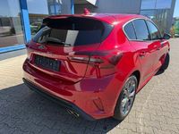 Gebraucht Ford Focus ST-Line X 155 PS (114 kW) 2025 Rot Limousine