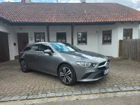 Gebraucht Mercedes CLA200 Shooting Brake 150 PS (110 kW) 2023 Grau Kombi