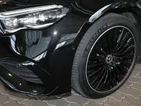 Gebraucht Mercedes E300 AMG 197 PS (144 kW) 2024 Metalliclack obsidianschwarz Kombi