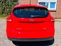 Gebraucht Ford Focus 125 PS (91 kW) 2018 Rot Limousine