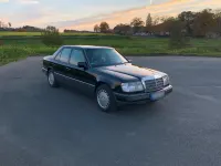 Gebraucht Mercedes E300 180 PS (132 kW) 1991 Schwarz Limousine