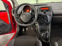 Gebraucht Toyota Aygo 72 PS (52 kW) 2021 Rot Kleinwagen