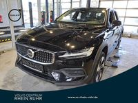 Gebraucht Volvo V60 CC Plus 197 PS (144 kW) 2024 Schwarz onyx black / metallic Kombi