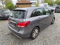 Gebraucht Mercedes B180 Style 122 PS (89 kW) 2015 Grau Van / Kleinbus