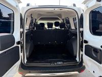 Gebraucht Dacia Dokker Stepway 102 PS (75 kW) 2019 Weiß Van / Kleinbus