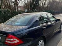 Gebraucht Mercedes C180 143 PS (105 kW) 2005 Blau Limousine
