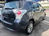 Gebraucht Toyota Verso Edition-S 147 PS (108 kW) 2017 Grau Van / Kleinbus