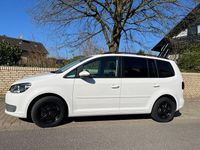 Gebraucht VW Touran Highline 105 PS (77 kW) 2011 Weiß Van / Kleinbus
