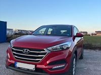 Gebraucht Hyundai Tucson 116 PS (85 kW) 2017 Rot SUV