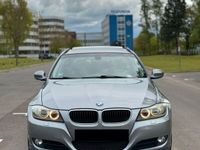 gebraucht BMW 318 i Touring Panoramadach Navi PDC Xenon