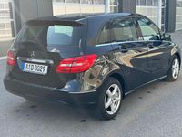 Gebraucht Mercedes B180 122 PS (89 kW) 2012 Schwarz Van / Kleinbus