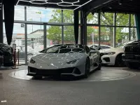 Gebraucht Lamborghini Huracán 610 PS (448 kW) 2022 Weiß Cabrio