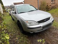Gebraucht Ford Mondeo 140 PS (102 kW) 2001 Silber Limousine