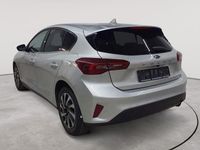 Gebraucht Ford Focus Titanium 120 PS (88 kW) 2023 Moondust silber metallic Limousine