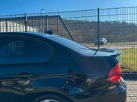 Gebraucht BMW 320 177 PS (130 kW) 2008 Schwarz Limousine