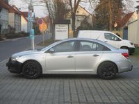 Gebraucht Chevrolet Cruze 113 PS (83 kW) 2011 Argon silber/ice silver (m2) Limousine