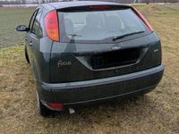 Second-hand Ford Focus 90 CP (66 kW) 2004 Verde Berlinǎ
