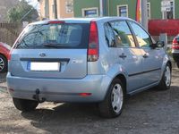 Gebraucht Ford Fiesta Ambiente 69 PS (50 kW) 2005 Blau Kleinwagen
