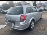 Gebraucht Opel Astra Edition 90 PS (66 kW) 2010 Silber Kombi