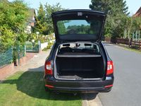 Gebraucht Skoda Superb 140 PS (102 kW) 2013 Schwarz metallic Kombi