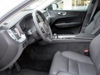 Gebraucht Volvo XC60 Plus 197 PS (144 kW) 2024 Weiß SUV