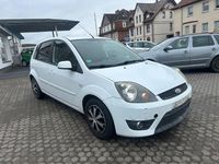 Gebraucht Ford Fiesta 70 PS (51 kW) 2008 Weiß Kleinwagen