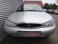 Gebraucht Ford Mondeo Ghia 131 PS (96 kW) 1999 Silber Limousine
