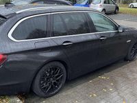 Gebraucht BMW 520 184 PS (135 kW) 2012 Schwarz Kombi