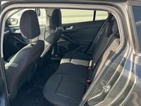 Gebraucht Ford Focus 120 PS (88 kW) 2020 Silber Kombi