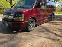 Second-hand Chevrolet Express 314 CP (230 kW) 2012 Roșu