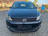 Gebraucht VW Touran Cup 105 PS (77 kW) 2015 Schwarz Van / Kleinbus