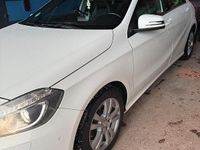 Gebraucht Mercedes A180 130 PS (95 kW) 2014 Weiß Kleinwagen