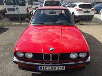 Gebraucht BMW 318 Basis 102 PS (75 kW) 1987 Rot Limousine