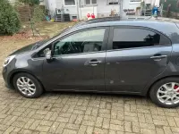Gebraucht Kia Rio 90 PS (66 kW) 2015 Schwarz Kleinwagen