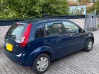 Gebraucht Ford Fiesta 70 PS (51 kW) 2008 Blau Kleinwagen
