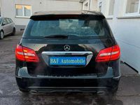Gebraucht Mercedes B180 122 PS (89 kW) 2013 Schwarz Van / Kleinbus