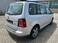 Gebraucht VW Touran Trendline 105 PS (77 kW) 2010 Silber Van / Kleinbus