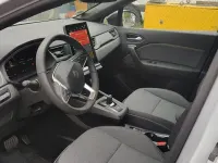 Neu Renault Captur Techno 140 PS (102 kW) 2026 Grau SUV