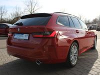 Gebraucht BMW 318 Performance 150 PS (110 kW) 2023 Rot Kombi