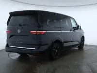Gebraucht VW Multivan Style 150 PS (110 kW) 2025 Deep black perleffekt Van / Kleinbus