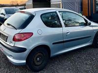 Gebraucht Peugeot 206 Tendance 75 PS (55 kW) 2004 Silber Limousine