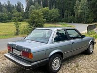 Gebraucht BMW 325 122 PS (89 kW) 1986 Blau Coupé