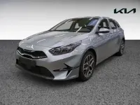 Gebraucht Kia Ceed Spirit 140 PS (102 kW) 2025 Css) lunarsilber met. (silber Kleinwagen