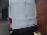 Gebraucht Ford Transit Trend 131 PS (96 kW) 2016 Frostweiß Van / Kleinbus