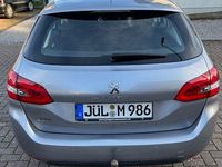 Gebraucht Peugeot 308 Active 131 PS (96 kW) 2021 Silber Kombi