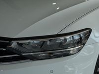 Gebraucht VW Passat R 150 PS (110 kW) 2022 Weiß Kombi