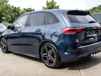 Gebraucht Mercedes B180 AMG line 136 PS (100 kW) 2021 Denimblau metallic Kleinwagen